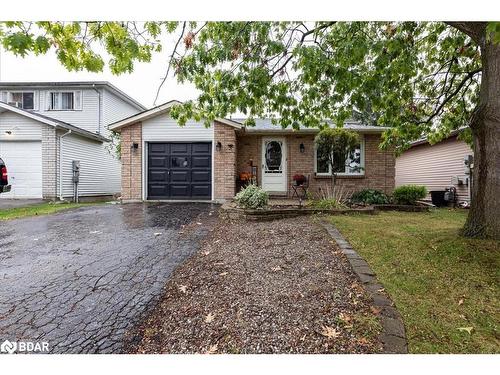 3 Sinclair Court, Barrie, ON - Outdoor With Facade