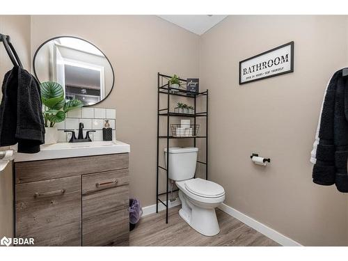 3 Sinclair Court, Barrie, ON - Indoor Photo Showing Bathroom