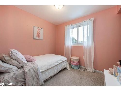 3 Sinclair Court, Barrie, ON - Indoor Photo Showing Bedroom