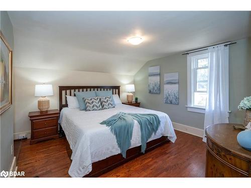 22 Mill Street E, Grand Valley, ON - Indoor Photo Showing Bedroom