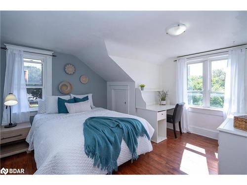 22 Mill Street E, Grand Valley, ON - Indoor Photo Showing Bedroom