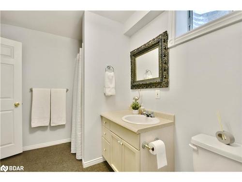 165 Cheltenham Road, Barrie, ON - Indoor Photo Showing Bathroom