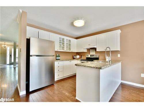 165 Cheltenham Road, Barrie, ON - Indoor Photo Showing Kitchen