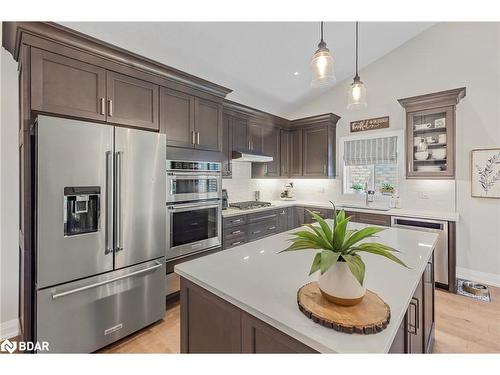 170 Summerset Drive Drive, Barrie, ON - Indoor Photo Showing Kitchen