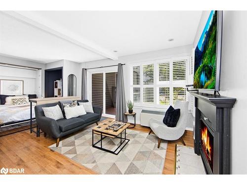 510-796468 19 Grey Road, The Blue Mountains, ON - Indoor Photo Showing Living Room