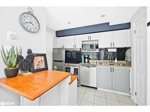 510-796468 19 Grey Road, The Blue Mountains, ON - Indoor Photo Showing Kitchen With Double Sink