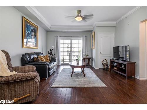 206-45 Ferndale Drive S, Barrie, ON - Indoor Photo Showing Living Room