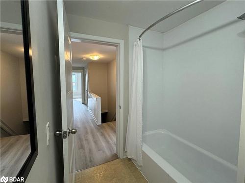 212 Laclie Street, Orillia, ON - Indoor Photo Showing Bathroom