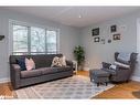 31 Newton Street, Barrie, ON  - Indoor Photo Showing Living Room 