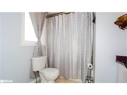 7 Hemlock Court, Barrie, ON - Indoor Photo Showing Bathroom