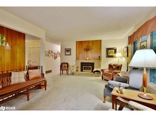 31 Maplecrest Crt, Oro-Medonte, ON - Indoor Photo Showing Living Room With Fireplace