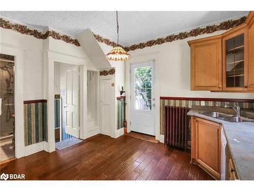 54 Canal Street, St. Catharines, ON - Indoor Photo Showing Kitchen With Double Sink