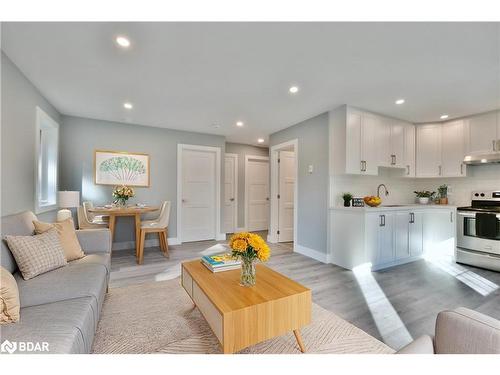 Upper-97 Queens Street, Barrie, ON - Indoor Photo Showing Living Room