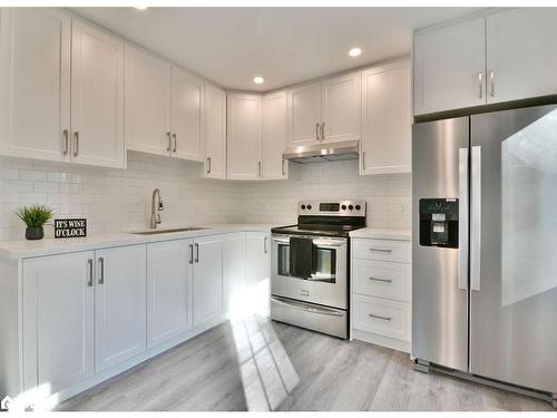 Upper-97 Queens Street, Barrie, ON - Indoor Photo Showing Kitchen With Stainless Steel Kitchen With Upgraded Kitchen