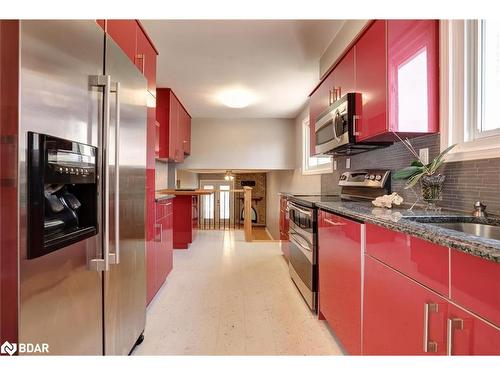 6843 Avila Road, Peel, ON - Indoor Photo Showing Kitchen