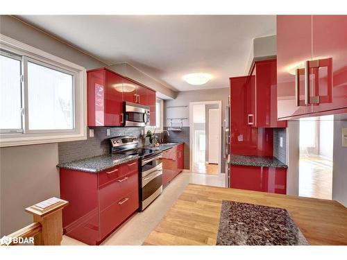 6843 Avila Road, Peel, ON - Indoor Photo Showing Kitchen