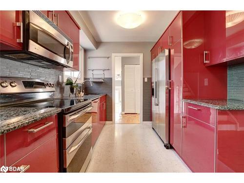 6843 Avila Road, Peel, ON - Indoor Photo Showing Kitchen