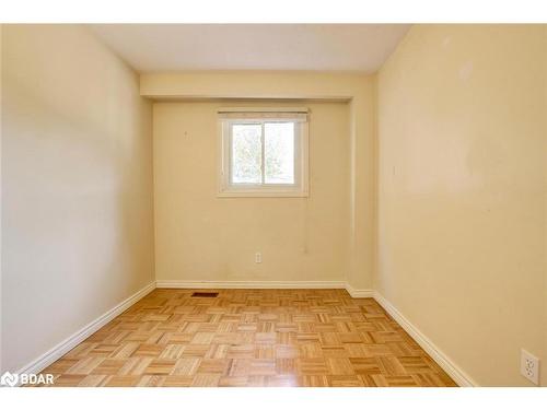 6843 Avila Road, Peel, ON - Indoor Photo Showing Other Room