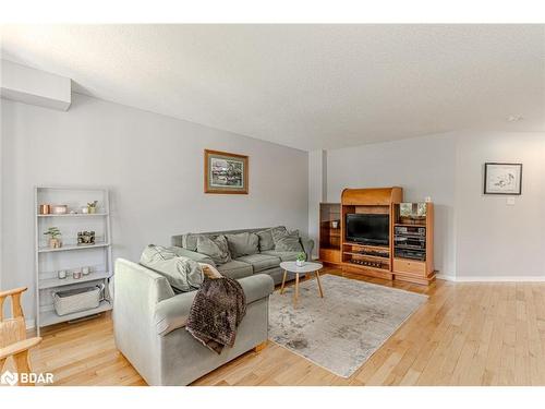 48 Loon Avenue, Barrie, ON - Indoor Photo Showing Living Room