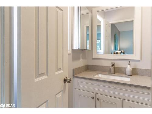 48 Loon Avenue, Barrie, ON - Indoor Photo Showing Bathroom