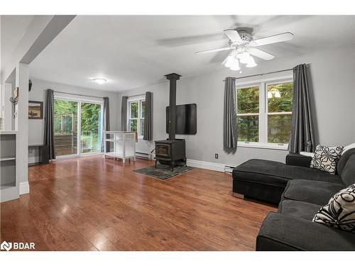 Dr-35 Todholm Drive, Port Carling, ON - Indoor Photo Showing Living Room