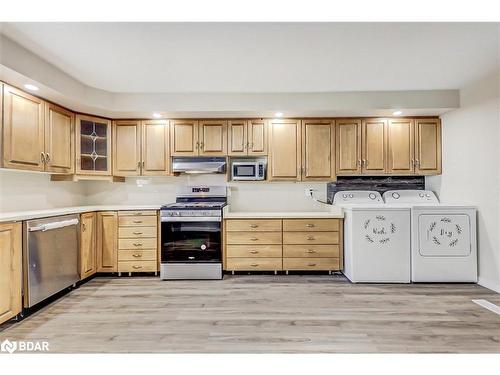 85 Liberty Street S, Bowmanville, ON - Indoor Photo Showing Laundry Room