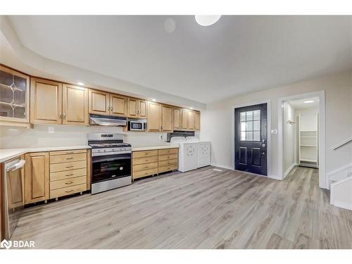 85 Liberty Street S, Bowmanville, ON - Indoor Photo Showing Kitchen