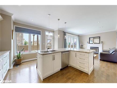 740 Rayner Court, Milton, ON - Indoor Photo Showing Kitchen With Double Sink