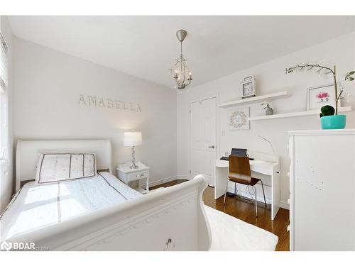 740 Rayner Court, Milton, ON - Indoor Photo Showing Bedroom