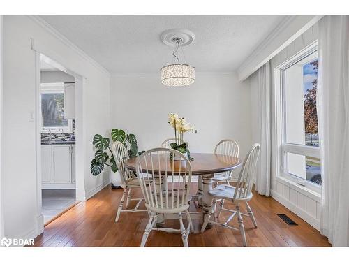 25 Eileen Drive, Barrie, ON - Indoor Photo Showing Dining Room