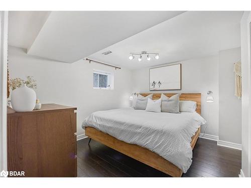 25 Eileen Drive, Barrie, ON - Indoor Photo Showing Bedroom