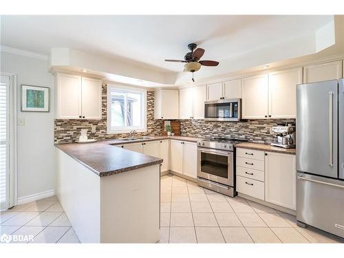 110 Chieftain Crescent, Barrie, ON - Indoor Photo Showing Kitchen With Double Sink With Upgraded Kitchen