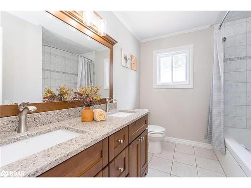 110 Chieftain Crescent, Barrie, ON - Indoor Photo Showing Bathroom