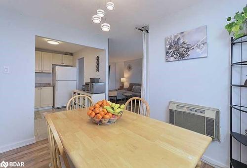 903-530 Lolita Gardens, Mississauga, ON - Indoor Photo Showing Dining Room