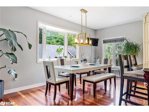 13 Bridle Trail, Midhurst, ON - Indoor Photo Showing Dining Room