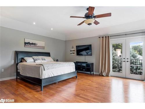 13 Bridle Trail, Midhurst, ON - Indoor Photo Showing Bedroom