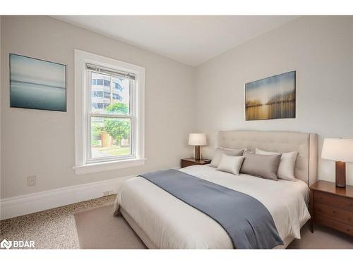 243 Dunlop Street E, Barrie, ON - Indoor Photo Showing Bedroom