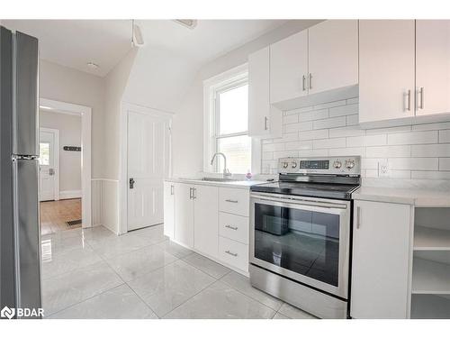 243 Dunlop Street E, Barrie, ON - Indoor Photo Showing Kitchen