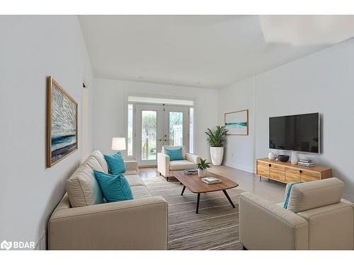 73 Wally Drive, Wasaga Beach, ON - Indoor Photo Showing Living Room