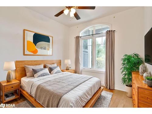 73 Wally Drive, Wasaga Beach, ON - Indoor Photo Showing Bedroom