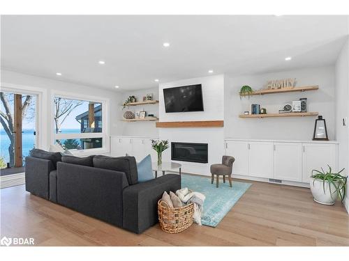 2371 Lakeshore Road E, Oro-Medonte, ON - Indoor Photo Showing Living Room With Fireplace