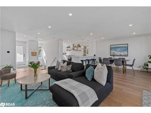 2371 Lakeshore Road E, Oro-Medonte, ON - Indoor Photo Showing Living Room