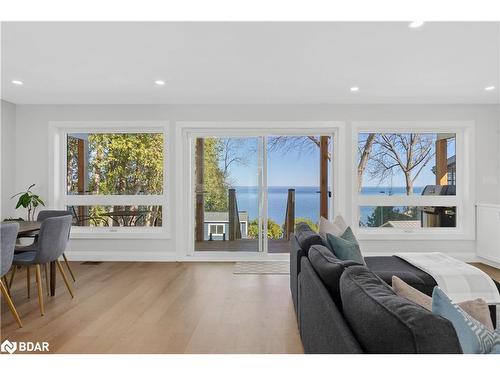 2371 Lakeshore Road E, Oro-Medonte, ON - Indoor Photo Showing Living Room