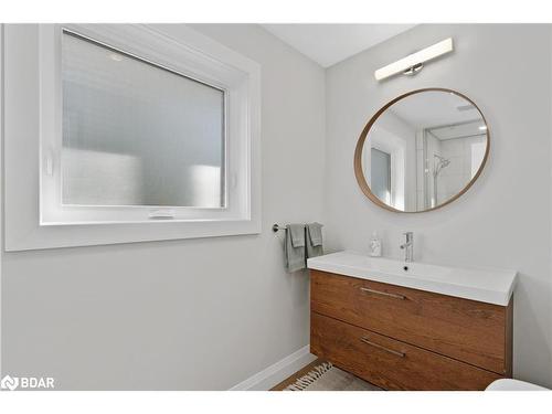 2371 Lakeshore Road E, Oro-Medonte, ON - Indoor Photo Showing Bathroom