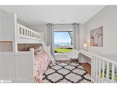 2371 Lakeshore Road E, Oro-Medonte, ON - Indoor Photo Showing Bedroom