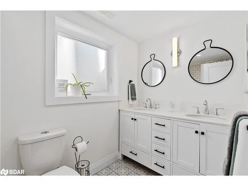 2371 Lakeshore Road E, Oro-Medonte, ON - Indoor Photo Showing Bathroom