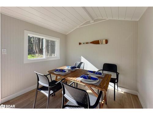 2371 Lakeshore Road E, Oro-Medonte, ON - Indoor Photo Showing Dining Room