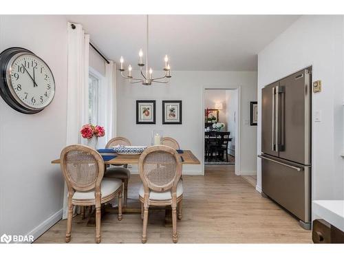 18 Maple Drive, Orillia, ON - Indoor Photo Showing Dining Room