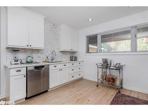 18 Maple Drive, Orillia, ON - Indoor Photo Showing Kitchen