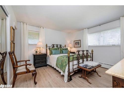 18 Maple Drive, Orillia, ON - Indoor Photo Showing Bedroom